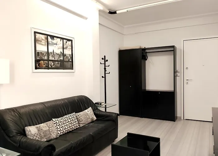 Minimal Downtown Apartment A By Mps